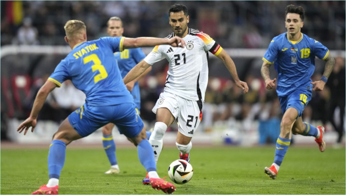 德国上场跟乌克兰打和0:0但仍取得27次射门，积极性比任何球队好。AP
