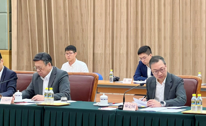 林定國等官員與發改委及相關中央部委今日在北京舉行支持香港全面參與和助力「一帶一路」建設聯席會議第六次會議。政府新聞處