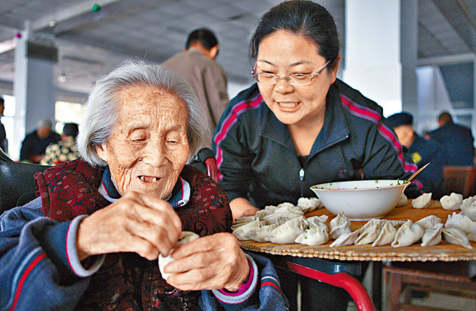 中國有近二億人口進入老年。
