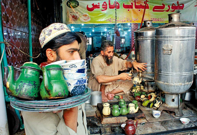 巴基斯坦北部城市白沙瓦一間茶店。