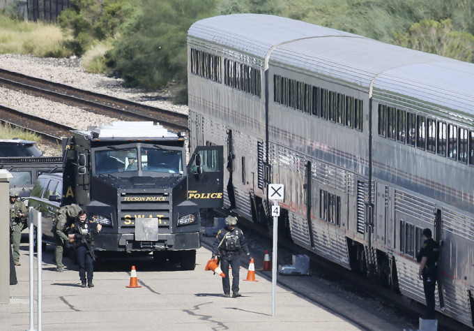 美國男子火車上遇緝毒搜查突開槍，釀2死包括槍手及一名緝毒特工。