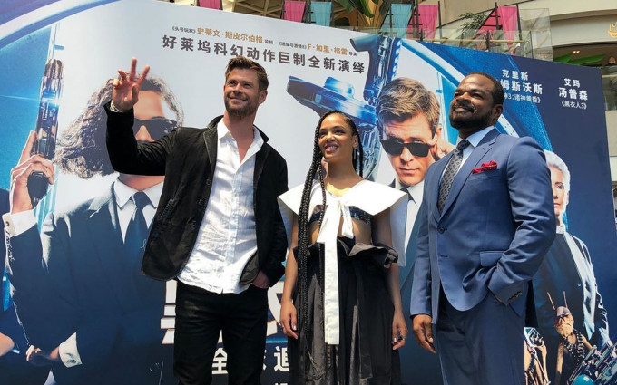 男女主角今早更聯同導演加利格雷現身北京發布會。　Chris Hemsworth IG圖片