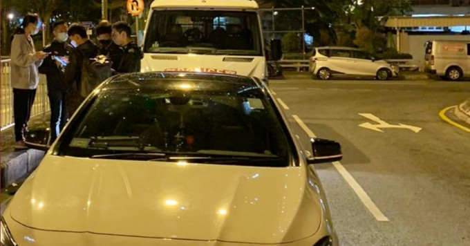 警方于马鞍山截毒品快餐车。警方图片