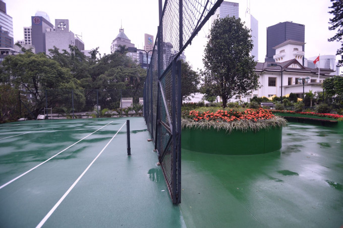 小花园由礼宾府其中一个网球场改建而成。