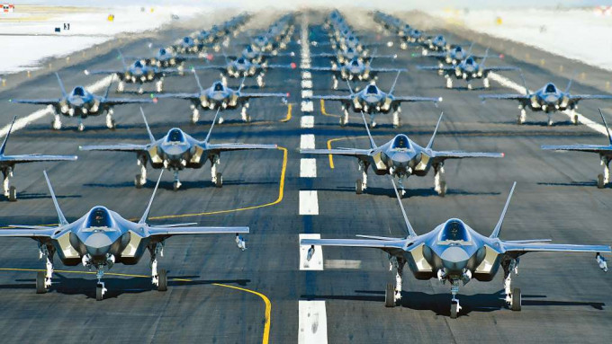 ■美军去年一月在犹他州的军演中，一口气展示五十二架F-35A战机。 