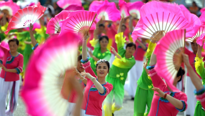 全國民族運動會讓我們理解和體驗中華文化的豐富內涵。Xinhua