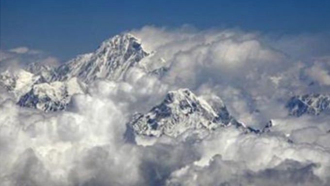 印度喜马拉雅山雪崩，据报至少10死亡20多人仍失踪。路透资料图