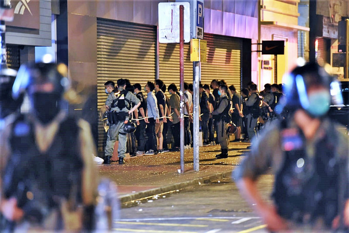 当晚旺角多处有人聚集警方拘捕多人。资料图片