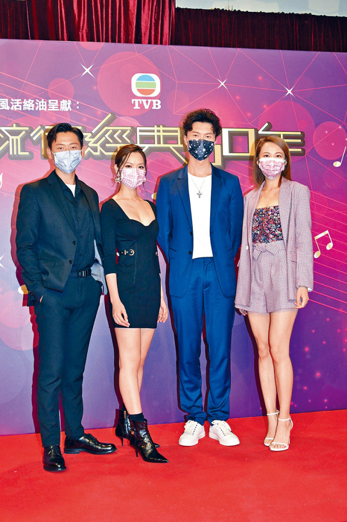湯怡(右)大爆與王浩信咀了幾次。