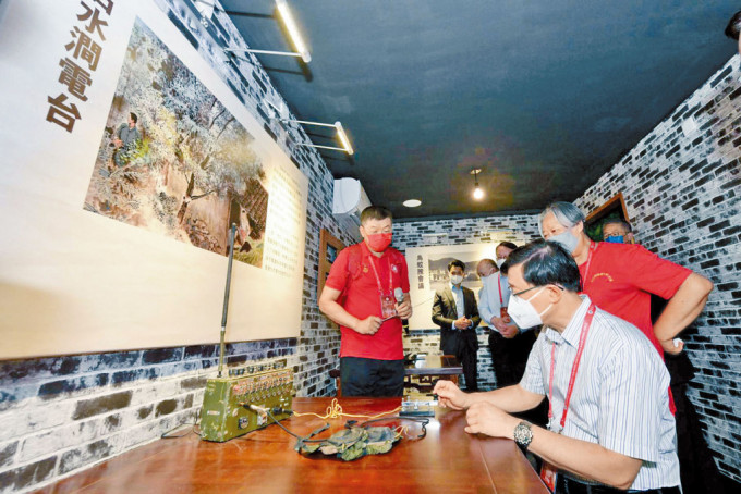 香港沙頭角抗戰紀念館正式揭幕，李家超前往參觀各項文物。