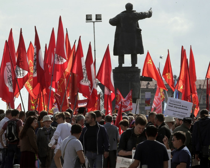 俄罗斯共产党在莫斯科克里姆林宫附近发起集会。AP