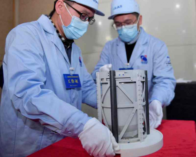 嫦娥五號月球樣品今日舉行交接儀式。新華社