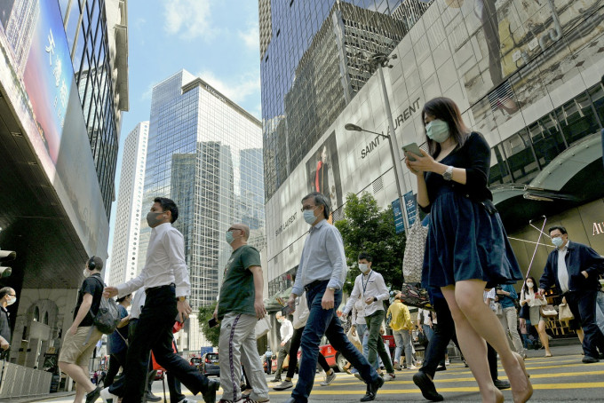 麻生太郎直指日本應該要取代香港金融中心地位。資料圖片