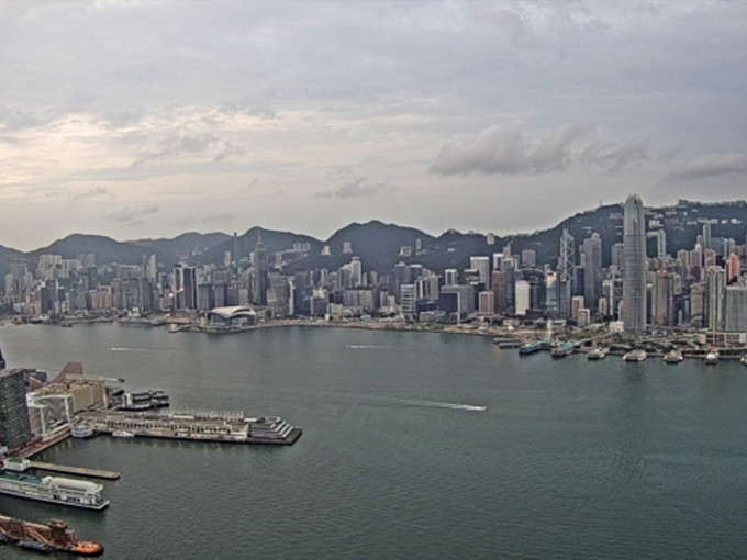 预测今日有几阵骤雨。天文台图片