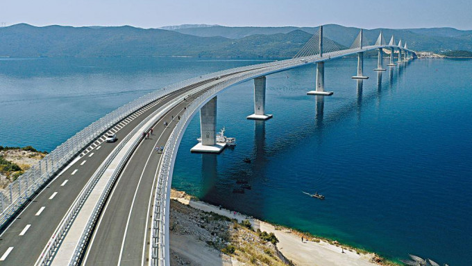 克羅地亞佩列沙茨大橋周二通車。