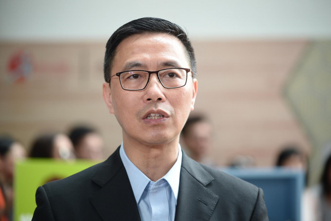杨润雄强调将学生及监考人员的健康放在首位。