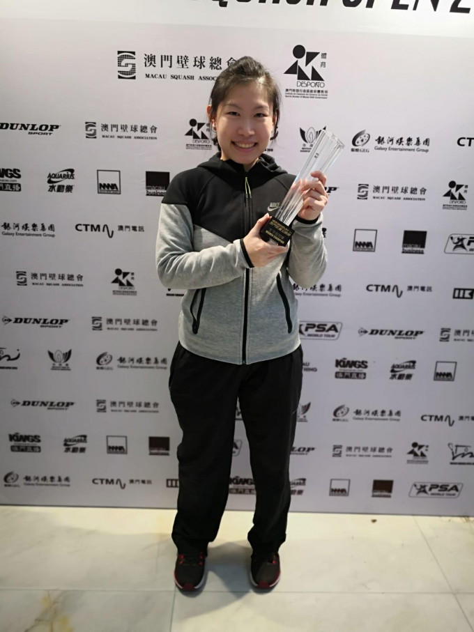 歐詠芝在決賽直落三局氣走劉薇雯奪冠。相片由香港壁球總會提供