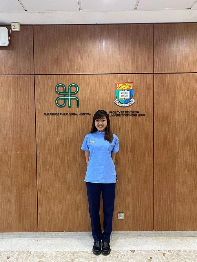 现就读港大牙医学士课程三年级的吴倩怡，小时候因接受矫齿疗程而经常接触牙医，故对此行业萌生兴趣。