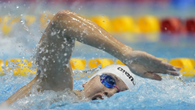 何诗蓓出战环地中海泳赛，寓赛于操备战巴黎奥运。 AP资料图片