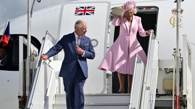 英皇伉儷去年出訪德國時曾乘坐這架空巴客機。路透社