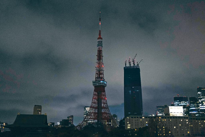 东京铁塔周二在晚上九时后熄灯。