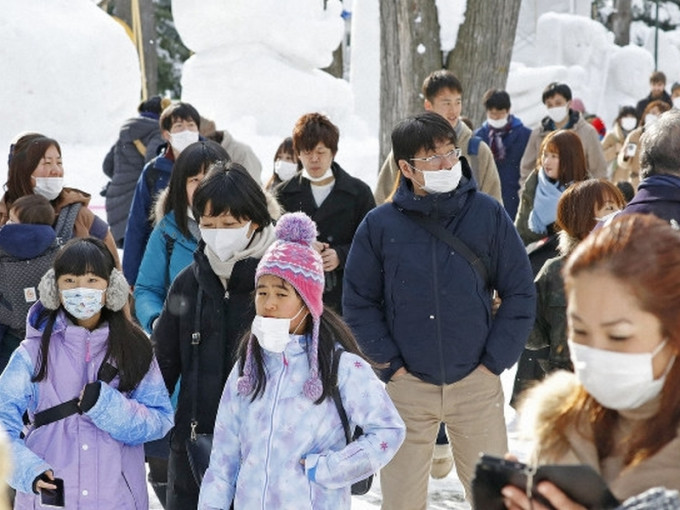 
日本北海道再多三人确诊感染新型冠状病毒， 包括两名小学生，其中一人不足10岁，令北海道确诊病例增至8宗。(网图)