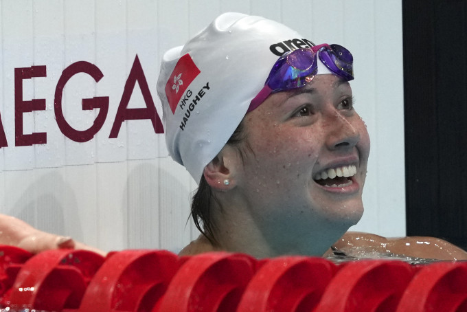 何诗蓓打入一百米自由泳决赛，兼刷新亚洲纪录。 AP