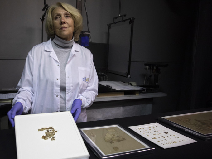 以色列考古學家日前公布發現新一批死海古卷殘片，是近60年來首度再有古卷出土。AP圖片