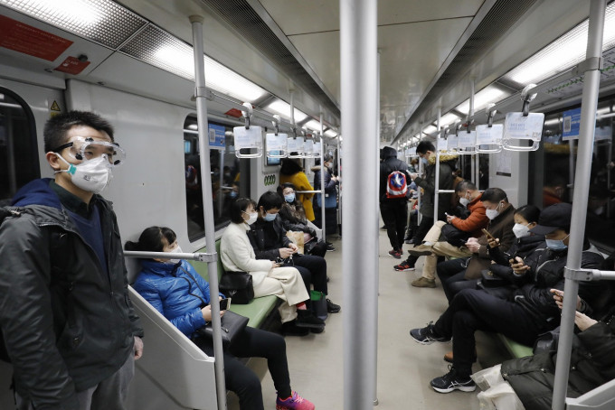 上海地鐵人流逐步恢復。