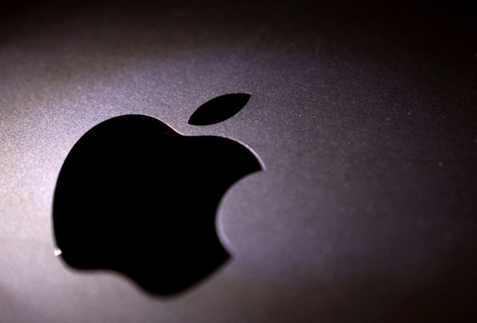 美国苹果公司面临集体诉讼，被轰男女同工不同酬。路透社