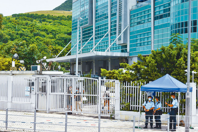 警方國安處去年八月，從壹傳媒大樓檢取大批資料。