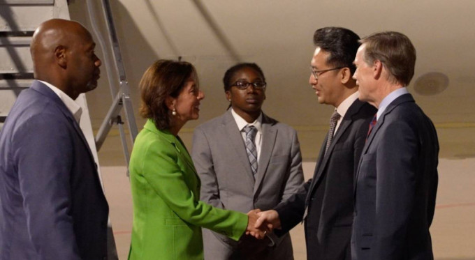 美国商务部长雷蒙多抵达北京，展开4天访问。（微博）