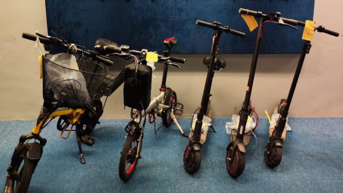 警方將軍澳拘6男 涉非法駕駛電動單車滑板車。警方圖片