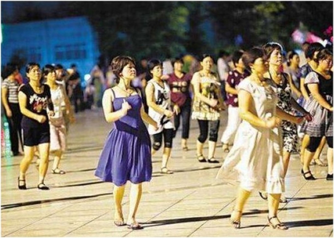 哈爾濱當局發布方案，晚上10時至次日6時，期間不得進行影響周邊居民正常休息的廣場舞活動。（網圖）