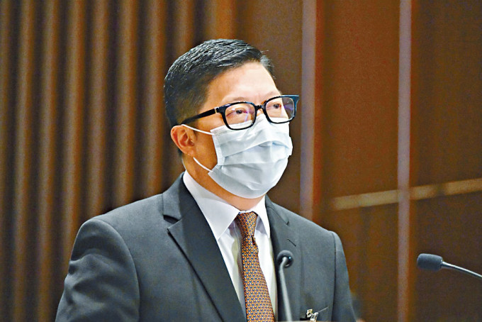 邓炳强表示，嘲讽殉职警务人员的行为冷血。