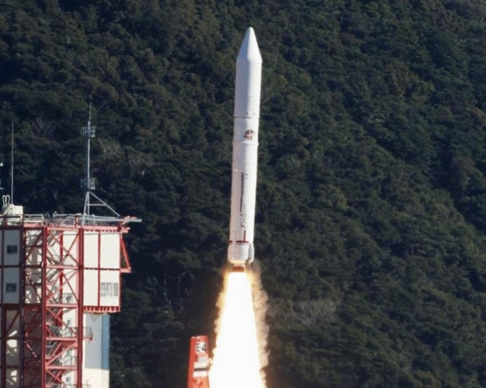 日本今发7杖火箭卫星，可望制造人工流星。网图