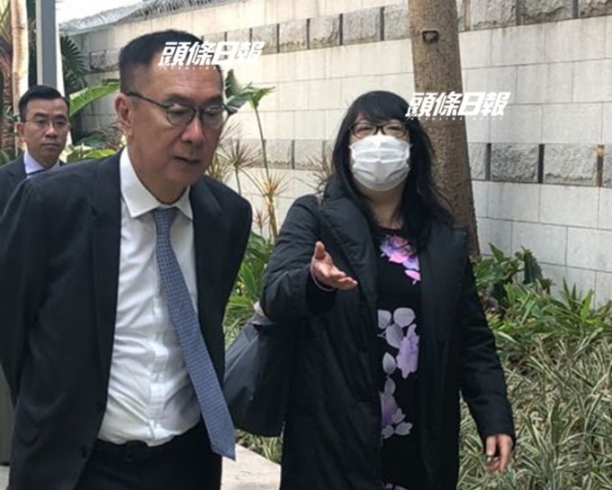 今年三月冈田女儿冈田裕美由资深大律师清洪陪同下到案警方商罪科报案。