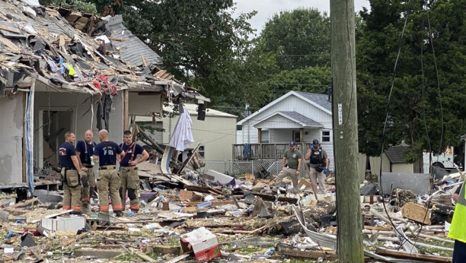 美国印第安纳州民宅区发生爆炸，酿3死至少39栋民宅受损。网图