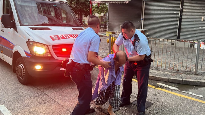 伊利沙伯医院昨日凌晨发生走犯案，一名被羁押的64岁男子，从伊利沙伯医院留医期间，突然跑出医院并登上的士逃走。李家杰摄