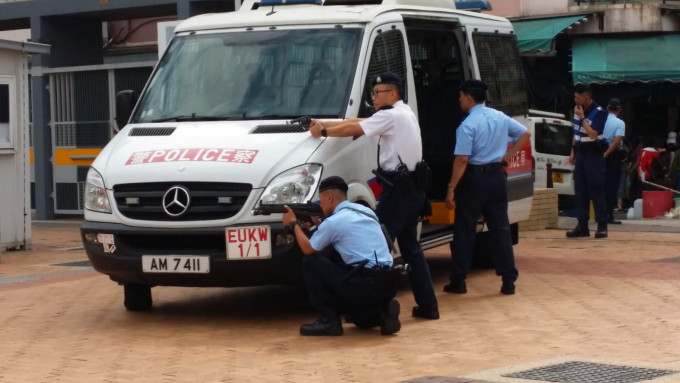 警方在旺角大球場進行「日塔」反恐演習。 蔡楚輝攝