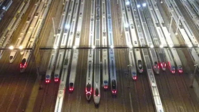 內地鐵路1月10日起實行新的列車運行圖。 中國鐵路