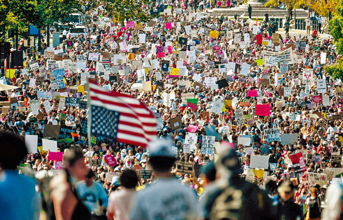 ■华盛顿上周六有大型集会维护堕胎权。