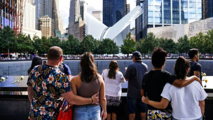 去年911廿周年，大批民众到世贸遗址纪念死难者。AP资料图片