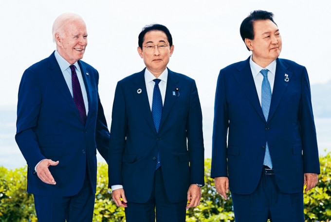 美日韩领袖5月在G7广岛峰会场边举行三边会谈。