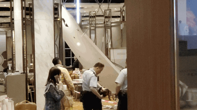 粉岭碧湖商场稻香酒楼今早（17日）发生冧天花意外。