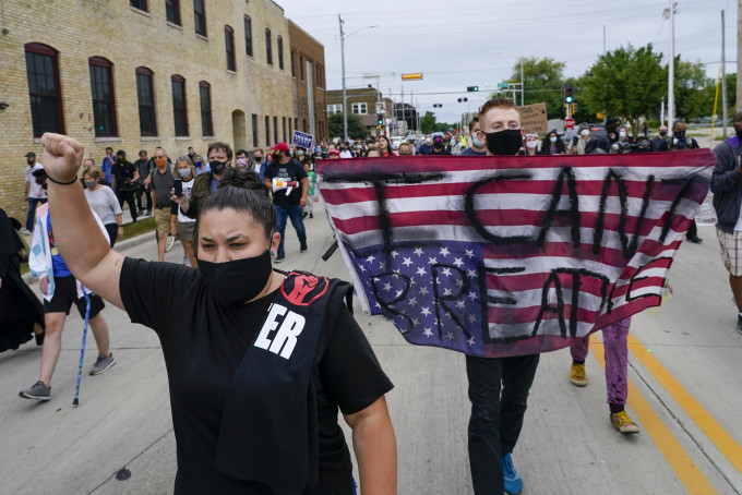 美國多地多次爆發反警暴及反種族主義示威。 AP
