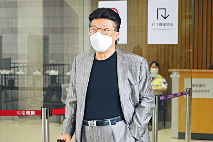 涉案女傭中心東主李偉康指，「僱主都當香港agent係垃圾」。