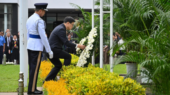 重陽節︱政府悼二戰保衛香港捐軀者 李家超及多位政商界領袖出席