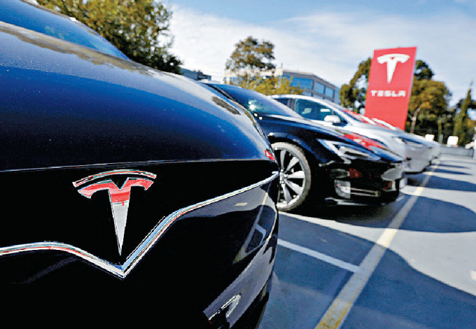 內地Tesla今日宣佈，多個型號減價。