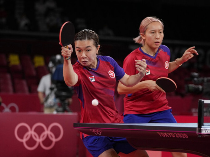 港隊乒乓球女團在準決賽被日本以直落場數3:0擊敗。AP圖